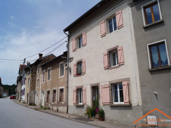 Immeuble de rapport à Plombières-les-Bains avec deux appartements duplex rénovés