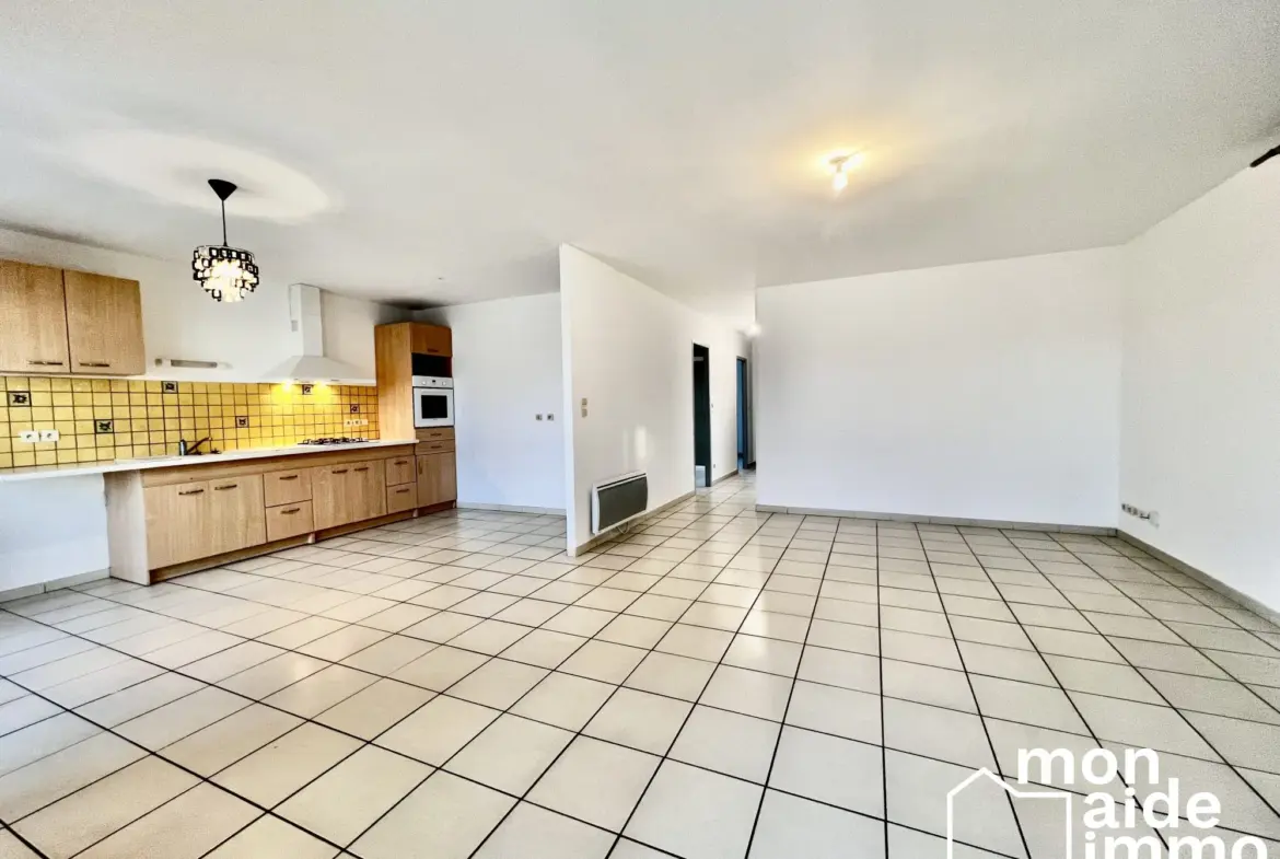 Belle maison de plain-pied de 84 m² avec jardin et garage à Coutras 