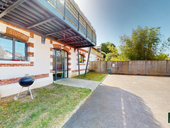 Appartement rénové de 2 chambres à vendre à Bonneval - Résidence moderne et proche commodités