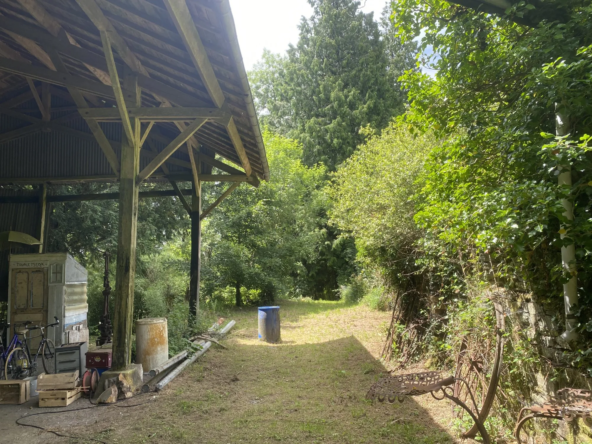 Vente ensemble immobilier à Saint-Rivoal – Opportunité de rénovation authentique