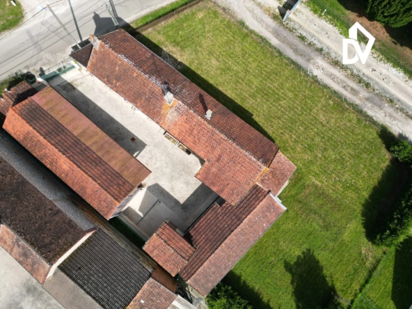 Longère authentique à vendre à Appoigny avec dépendances et potentiel d'aménagement