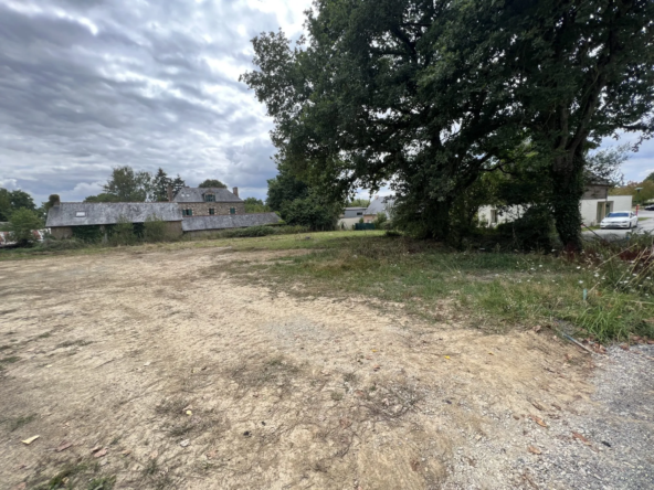 Terrain constructible de 955 m² à Châteaugiron avec mare et vue dégagée