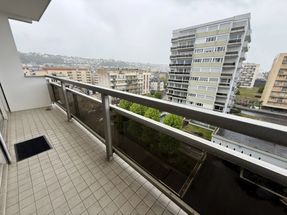 Appartement de 69 m² avec balcon, parking privé et ascenseur au Havre