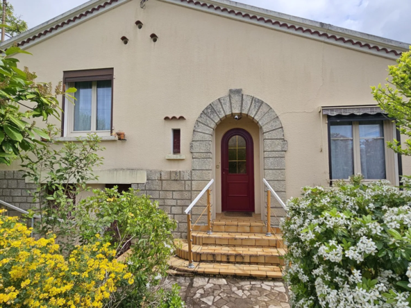 Maison individuelle à Niort avec jardin de 882 m² proche Maïf