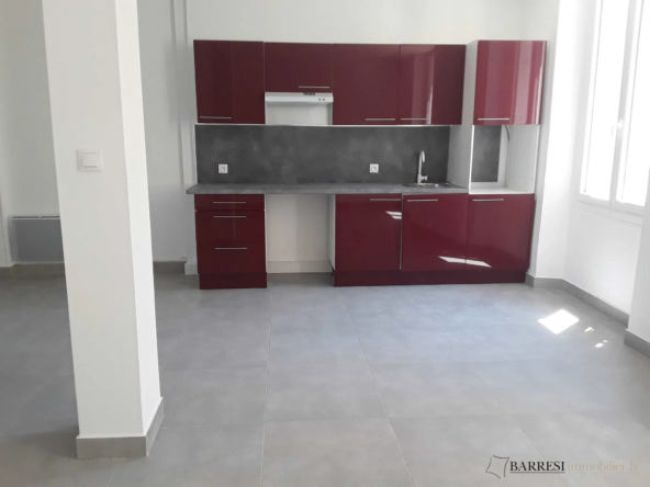Appartement T2 traversant à vendre à Toulon – Rentabilité immédiate