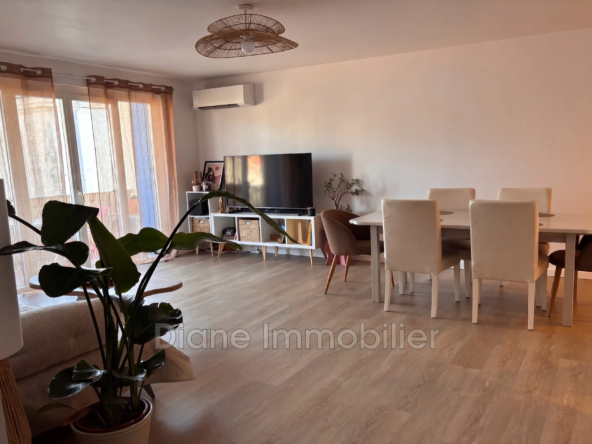 À vendre appartement 3 pièces avec balcon à Nîmes, proche des Jardins de la Fontaine