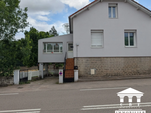 Maison familiale de 130 m² à vendre à Marmagne avec jardin et potentiel piscinable