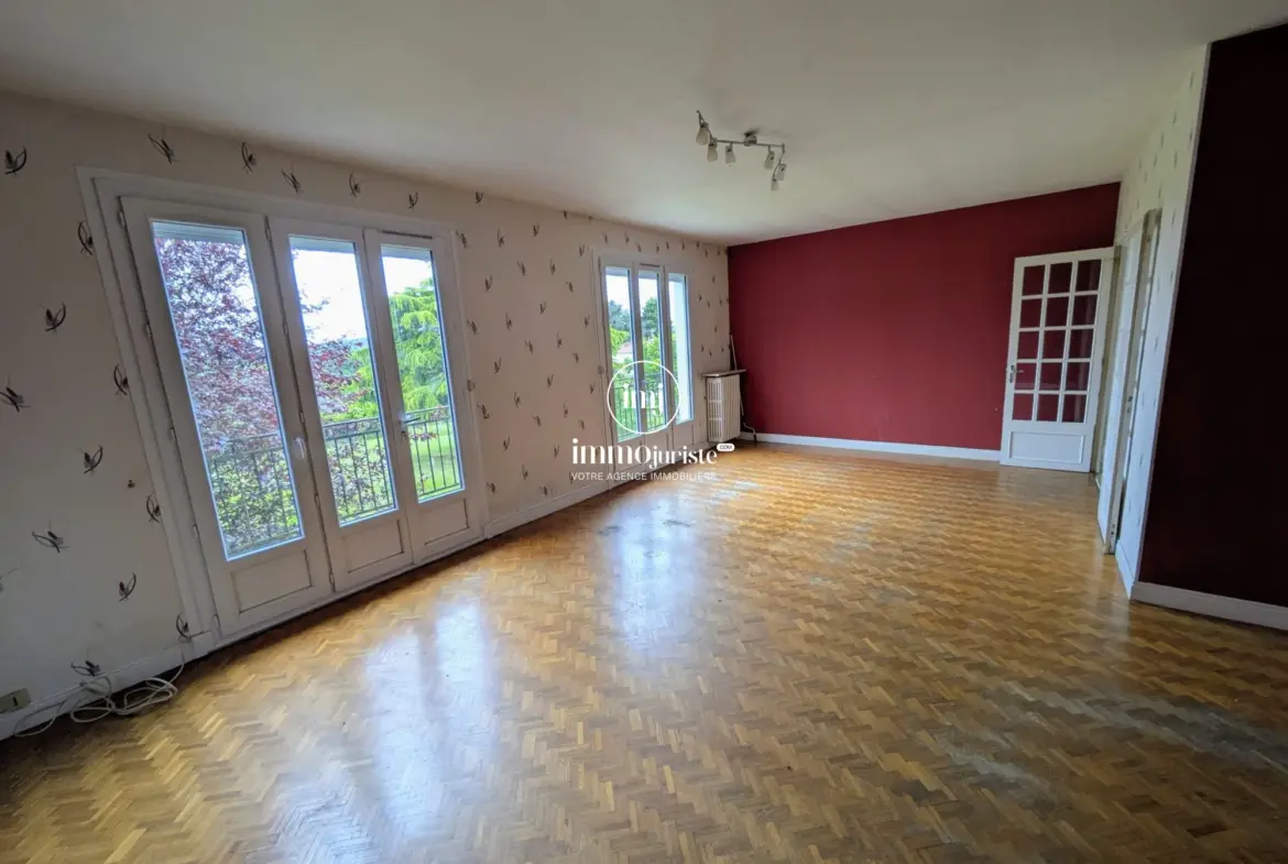 Maison à vendre à Saint-Junien - 128 m² avec jardin et garage 
