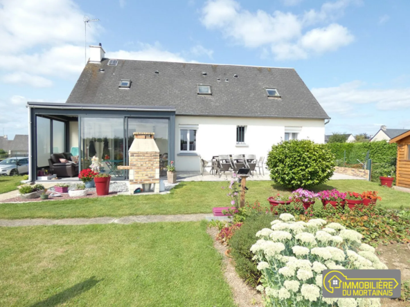 Maison de 124 m² avec sous-sol et terrain de 982 m² proche Mortain-Bocage