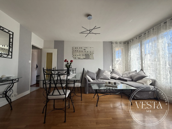 Appartement avec balcon et cave à vendre à Dijon dans le quartier Montmuzard