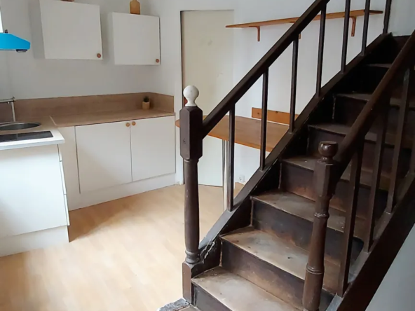 Maison à rénover de 65 m² à Chailland, emplacement idéal pour investissement