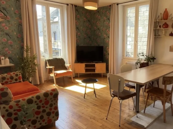 Duplex lumineux en centre-ville de Brive-la-Gaillarde - 2 chambres, placement idéal