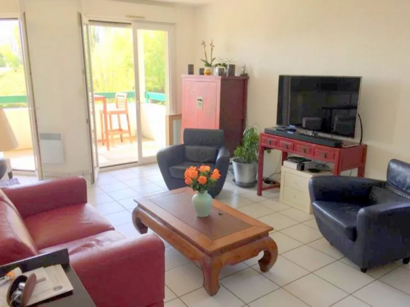 Appartement T2 avec parking, cave et garage à Crozet — Opportunité rare