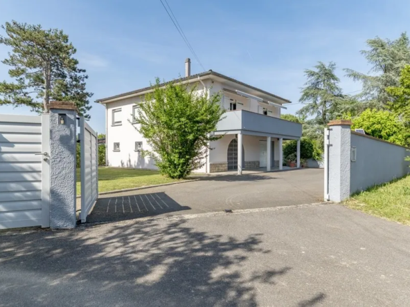 Maison à Montauban avec grand terrain, piscine et potentiel résidentiel exceptionnel