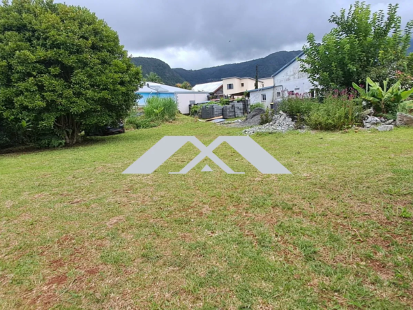 Terrain constructible de 764 m² à Saint-Joseph, secteur Paisible