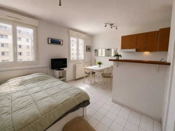 Studio lumineux avec parking à Bussy-Saint-Georges - Excellent état