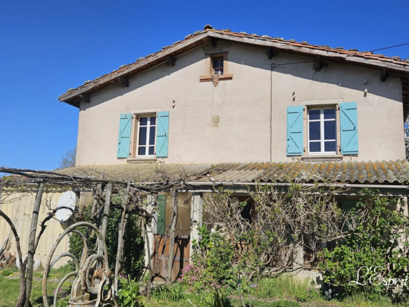 Maison de caractère à restaurer avec terrain arboré à Giroussens