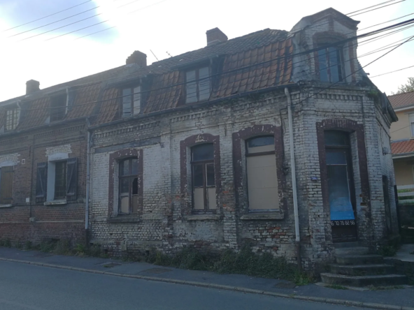 Maison à rénover avec jardin et potentiel d'extension à Divion