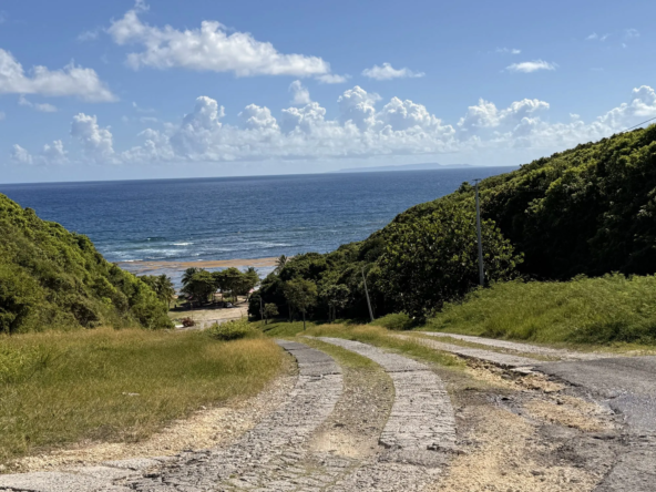 Terrain constructible de 759 m² à Petit-Canal proche de l'anse Maurice
