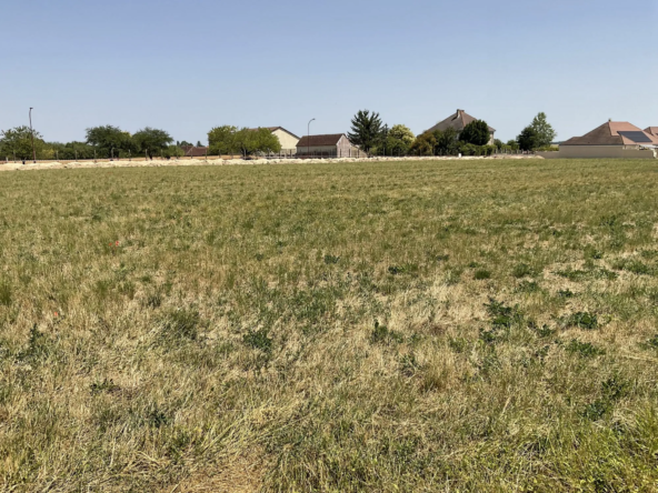 Terrain à bâtir de 929 m² à Torvilliers, secteur calme et proche des commodités