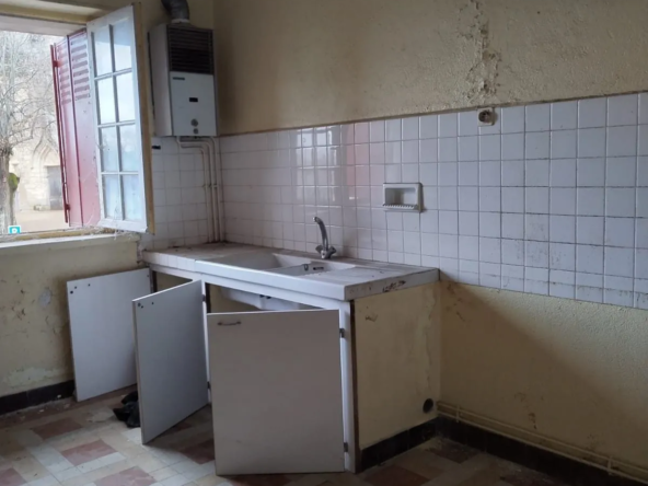 Maison à rénover à Sourzac avec terrain de 1700 m² - Opportunité rare