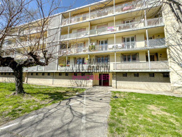 Charmant appartement T3 de 65 m² avec vue à Avignon, proche gare et hôpital