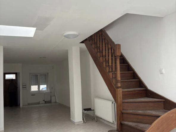 Maison rénovée de 90 m² avec terrasse à Roubaix - Idéal famille
