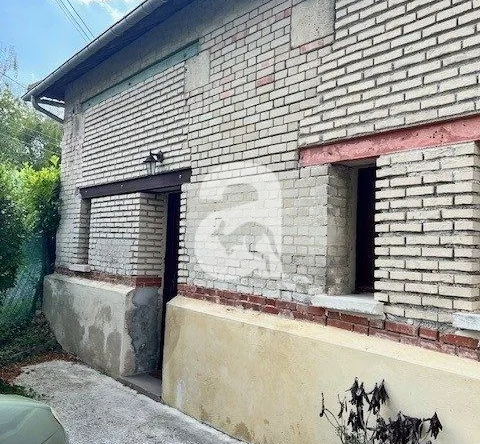 Maison à vendre à Soissons avec terrasse et 2 chambres - Investissement idéal