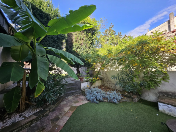 Belle maison de maître à vendre à Graulhet avec 6 chambres et terrasse