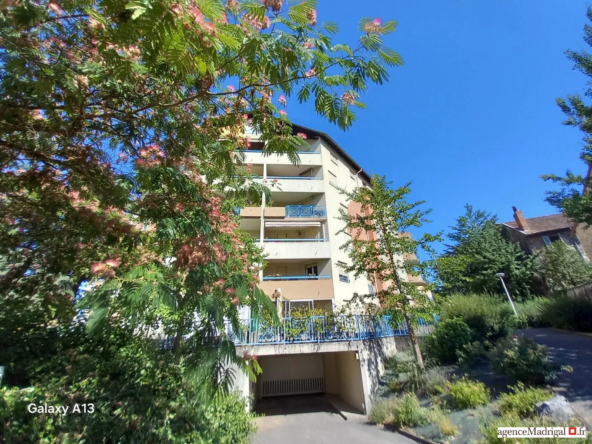 Appartement T2 de 53 m² avec terrasse à Voiron dans résidence calme