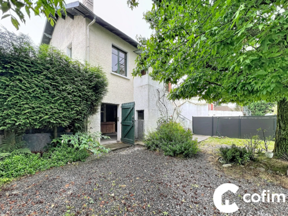 Maison à Lons avec fort potentiel d'évolution et environnement calme