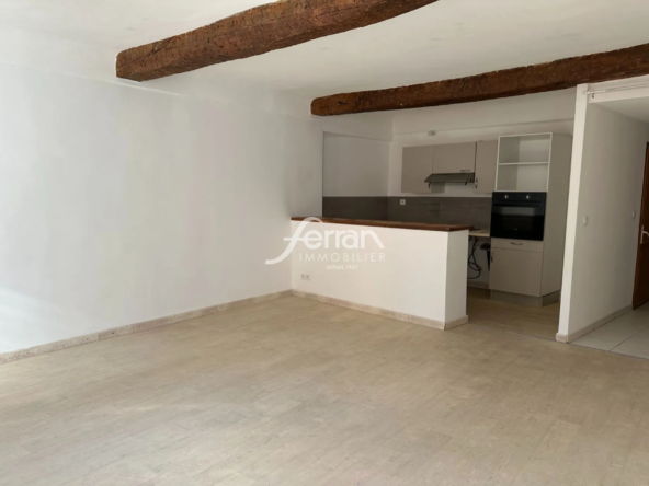 Immeuble de rapport à Salernes de 150 m² avec potentiel de revenu annuel intéressant