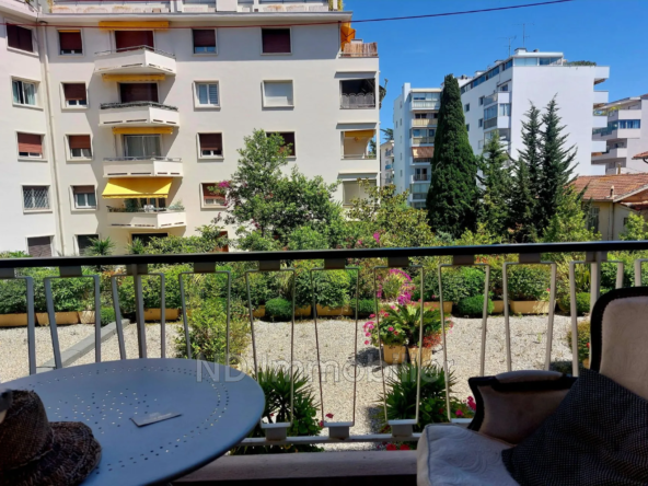 Studio à vendre à Cannes, secteur Arrière Martinez, proche plages et commodités