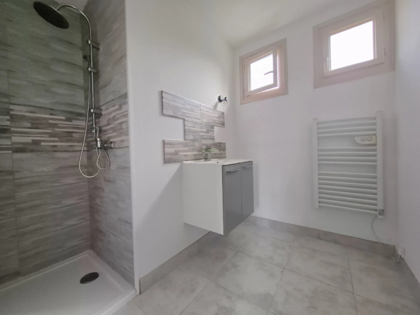 Belle maison de 63 m² avec grand terrain à Bourg-le-Roi