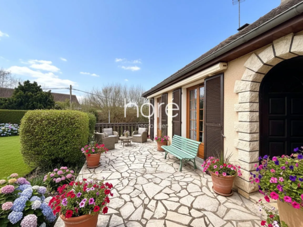 Maison familiale à La Celle-Saint-Cyr avec grand terrain et sous-sol complet