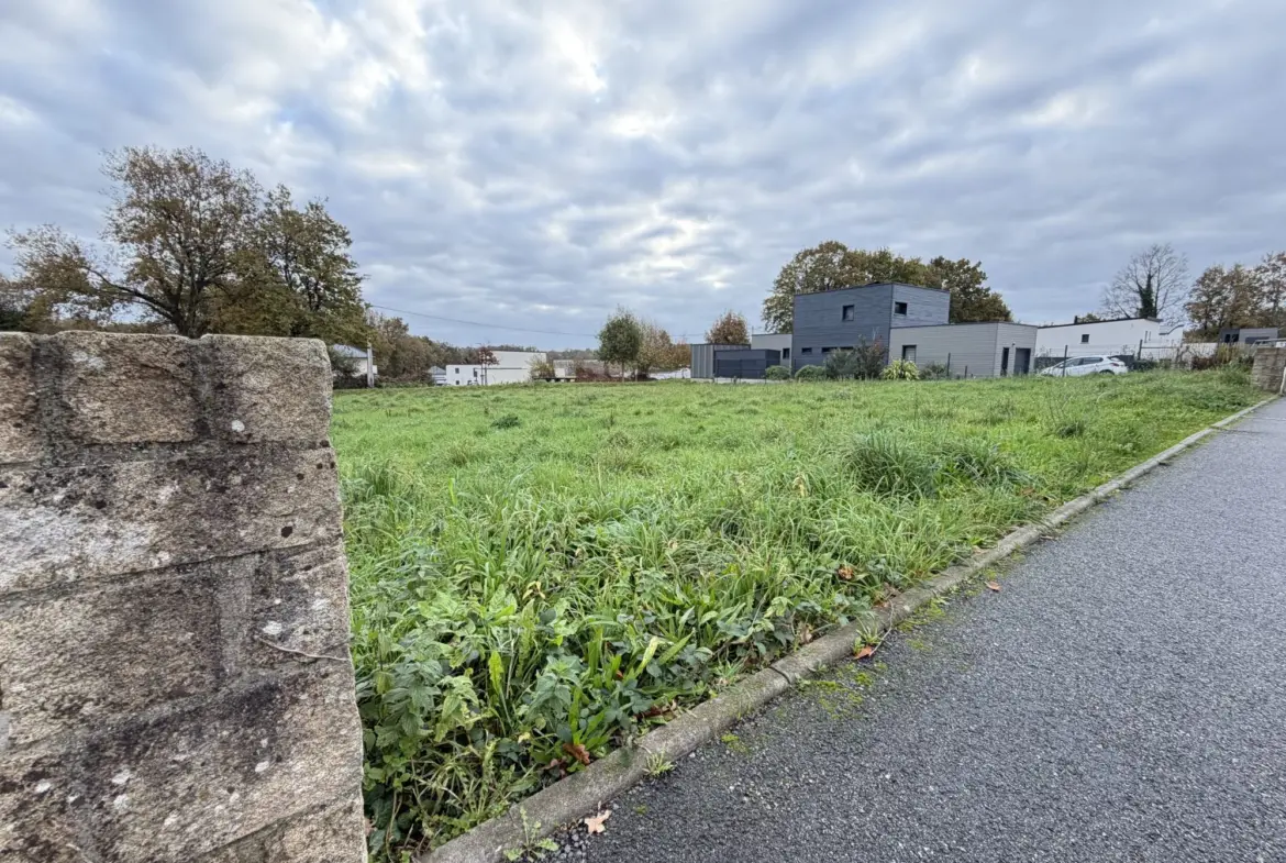 Terrain constructible à vendre à Pontivy - Opportunité rare dans secteur calme 