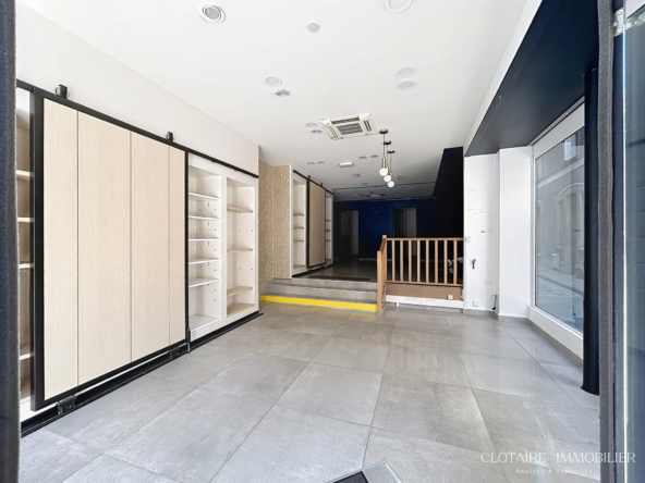 Local commercial à vendre à Noyon – 100 m² rénové avec vitrines et accessibilité PMR