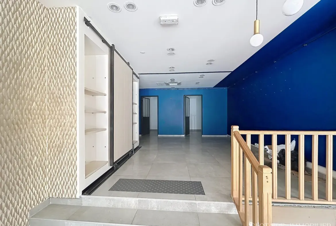 Local commercial à vendre à Noyon – 100 m² rénové avec vitrines et accessibilité PMR 