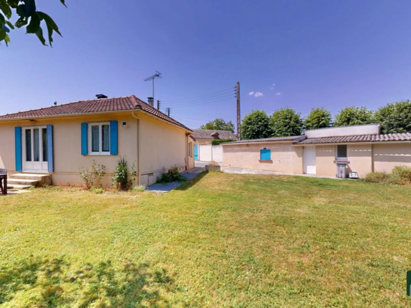 Maison de plain-pied avec jardin, dépendance et garage à Saint-Prest (28300)