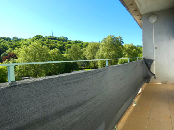 Appartement T3 lumineux avec balcon, cave et parking à Aurillac - Secteur Calme et Résidentiel