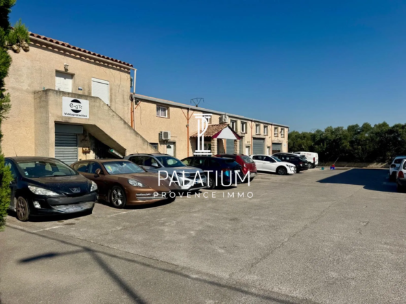 Local commercial à vendre à Lançon-Provence, 85 m² avec parking et accessibilité PMR