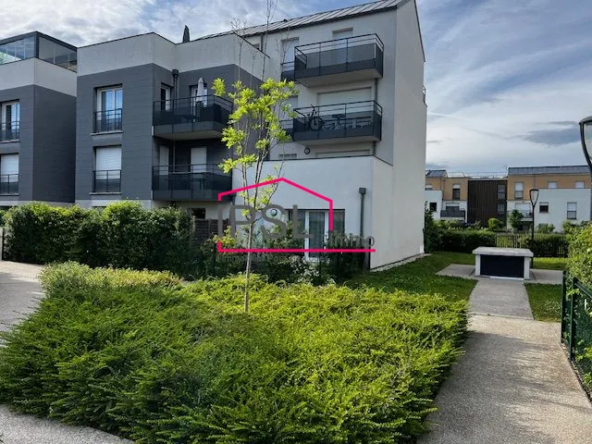 Appartement F2 avec balcon à vendre à Vert-Saint-Denis, 42 m², 2 parkings en sous-sol