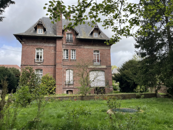 Appartement spacieux avec jardin et garage à Etrepagny
