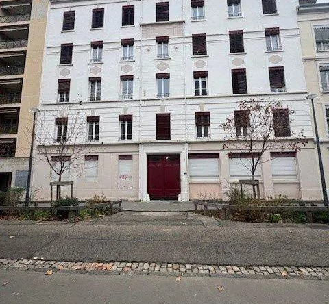 Appartement T2 rénové de 37m² au cœur de Lyon 6ème, secteur Part Dieu
