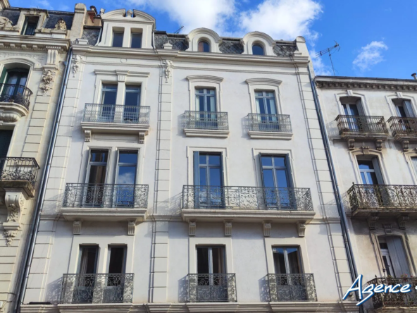 Appartement T5 à rénover de 98 m² à Béziers, dernier étage