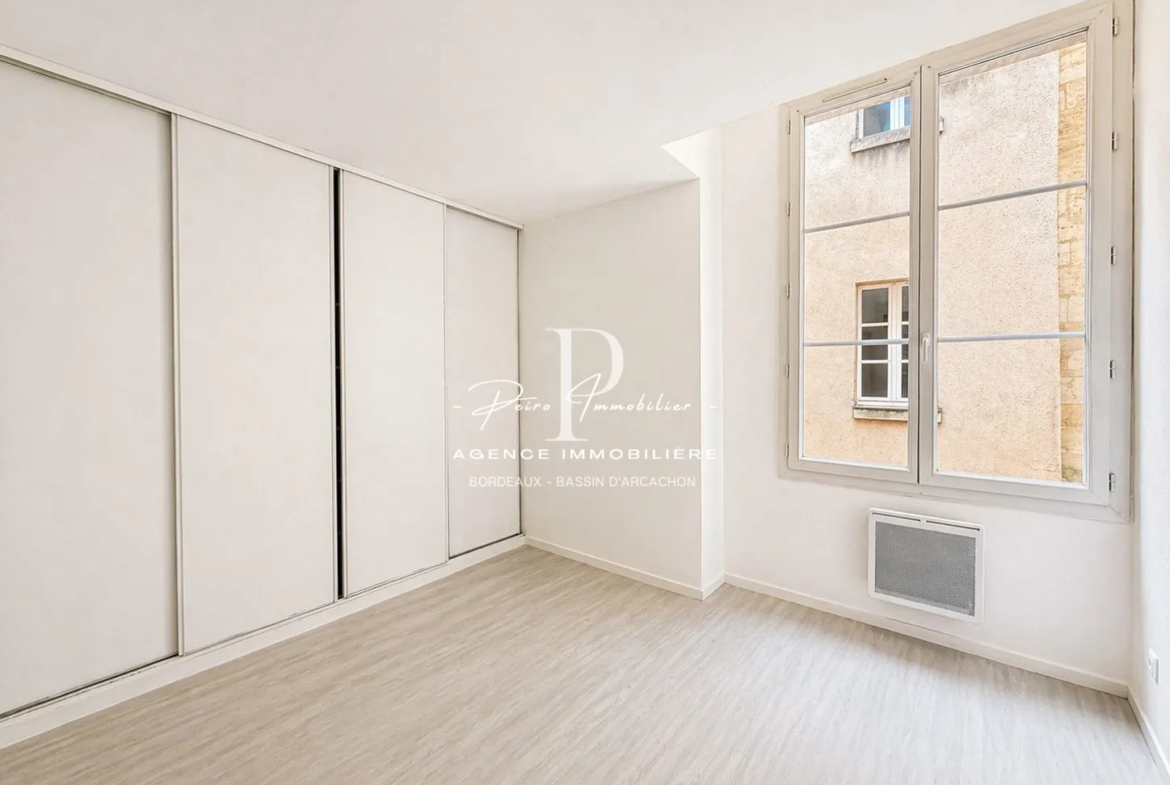 Bel appartement T2 avec extérieur au centre de Bordeaux 