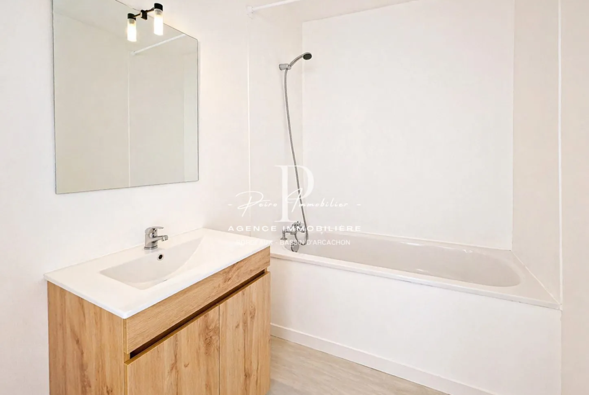 Bel appartement T2 avec extérieur au centre de Bordeaux 