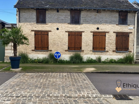 Maison en pierre avec dépendance au centre de Dienville - Opportunité Unique
