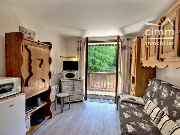 Studio à vendre à Carroz d'Arâches avec balcon, vue forêt et parking