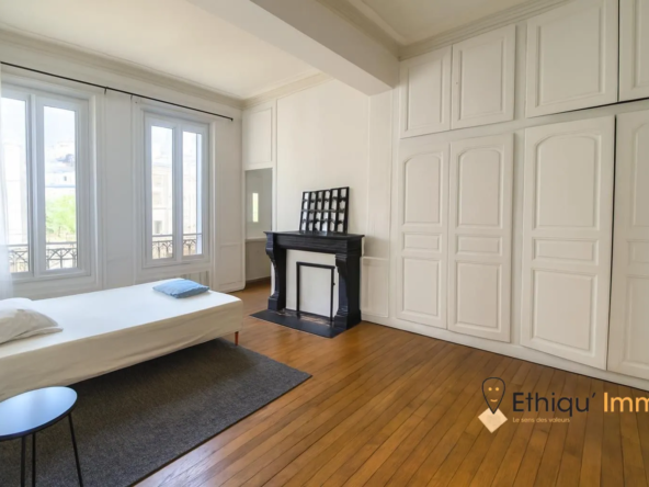 Appartement atypique de 86 m² en hypercentre de Troyes avec 2 chambres
